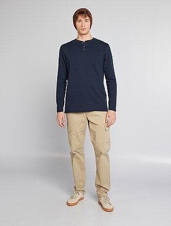 Calças com vários bolsos lisas