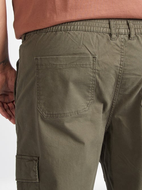 Calças com vários bolsos lisas - Kiabi