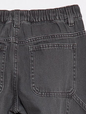 Calças com vários bolsos