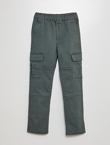 Calças com vários bolsos