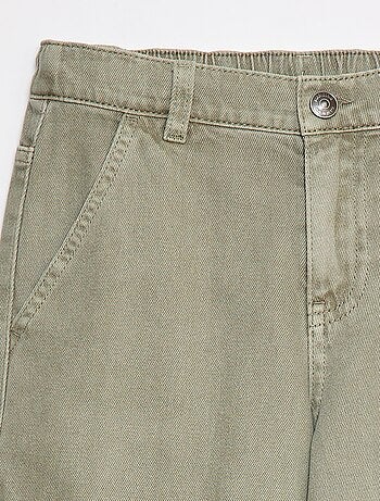 Calças com vários bolsos