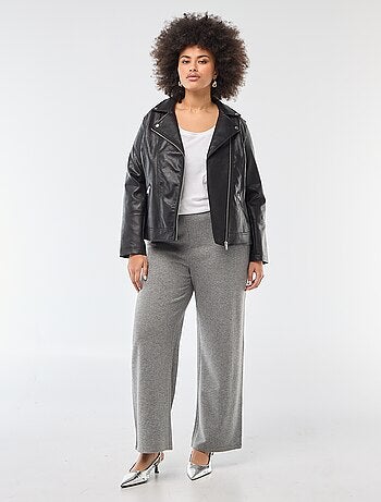 Calças confortáveis em malha canelada