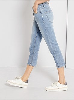 Calças curtas slim de conceção ecológica com braguilha com botões - Kiabi