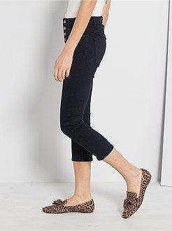 Calças curtas slim de conceção ecológica com braguilha com botões - Kiabi