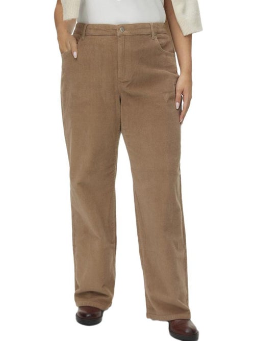Calças de Corduroy Bege Escuro Vero Moda Curve para Mulher - Kiabi Calças de Corduroy Bege Escuro Vero Moda Curve para Mulher - Kiabi