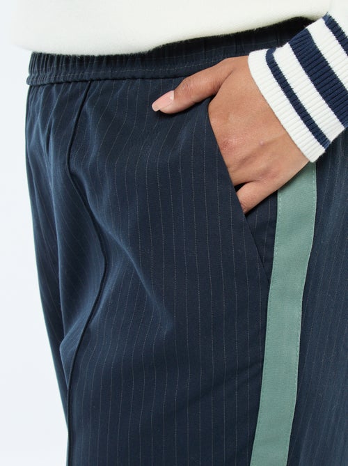 Calças de corte direito com faixas nos lados - Kiabi