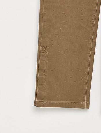 Calças de corte regular com bolsos de aba - coleção fácil de vestir