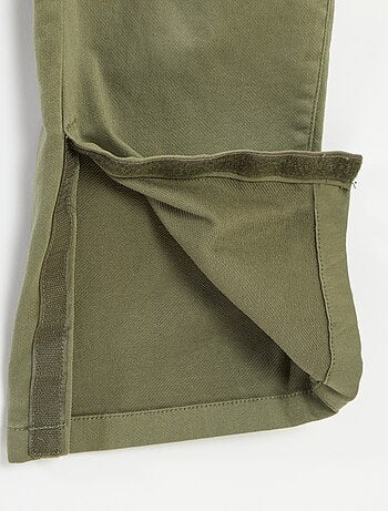 Calças de corte regular com bolsos de aba - coleção fácil de vestir