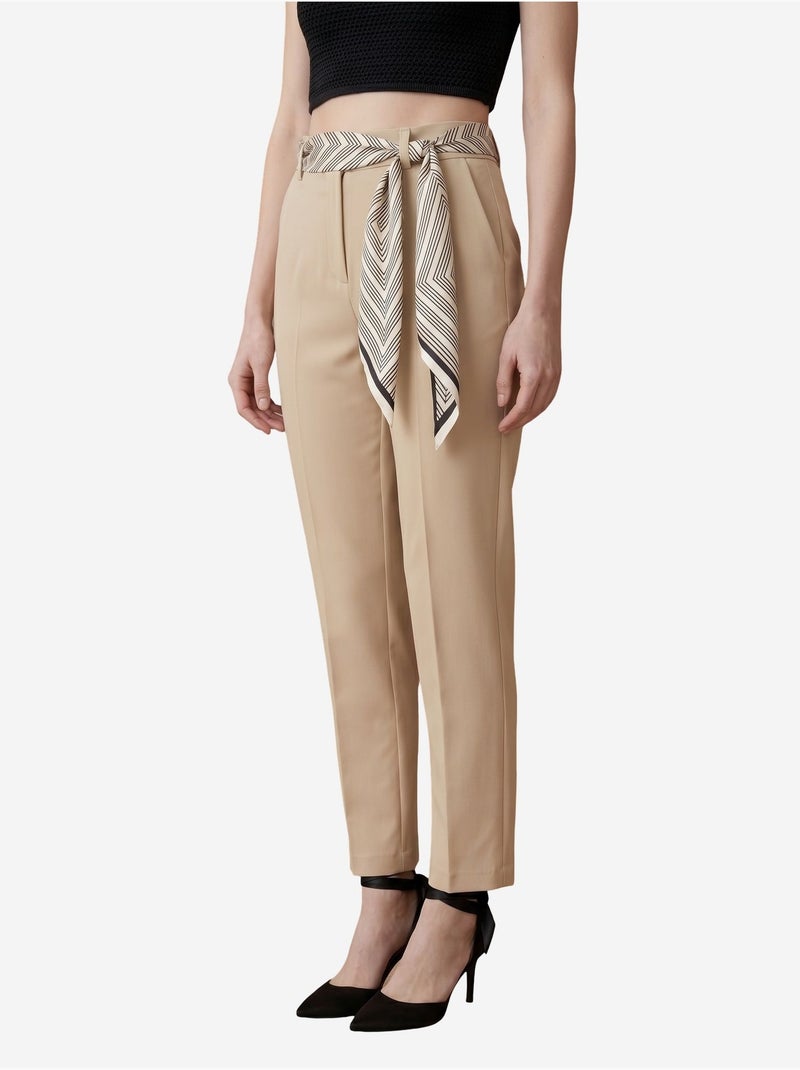 Calças de crepe de perna direita e cintura alta com cinto my fashion Bege-argila - Kiabi