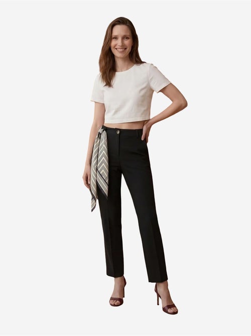 Calças de crepe de perna direita e cintura alta com cinto my fashion - Kiabi Calças de crepe de perna direita e cintura alta com cinto my fashion - Kiabi