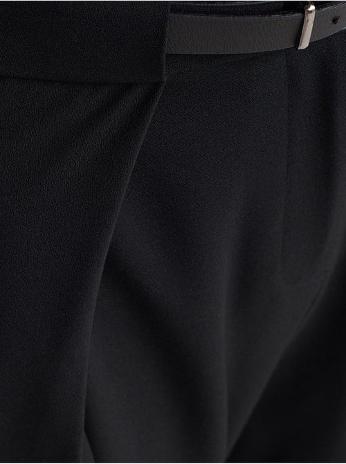 Calças de crepe de perna larga para mulher com cinto dilvin - Kiabi Calças de crepe de perna larga para mulher com cinto dilvin - Kiabi
