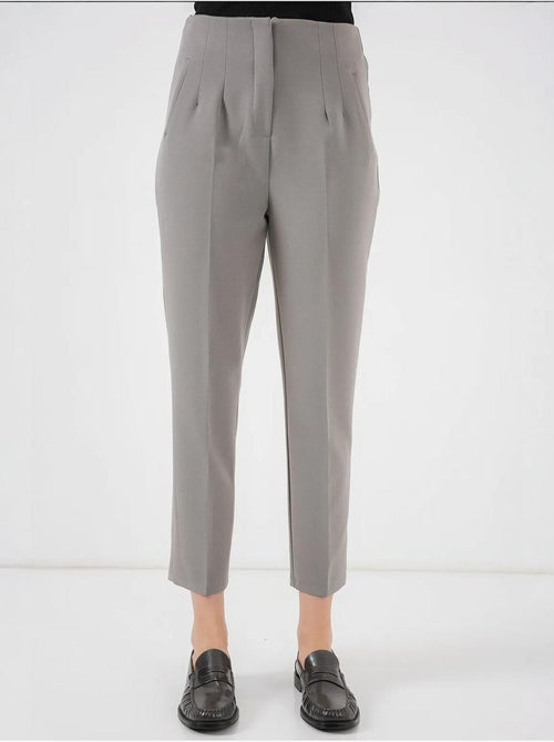 Calças de crepe slim fit de cintura subida e comprimento pelo tornozelo bdart - Kiabi Calças de crepe slim fit de cintura subida e comprimento pelo tornozelo bdart - Kiabi