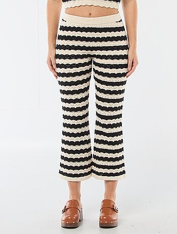 Calças de crochê flare