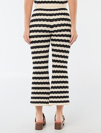 Calças de crochê flare