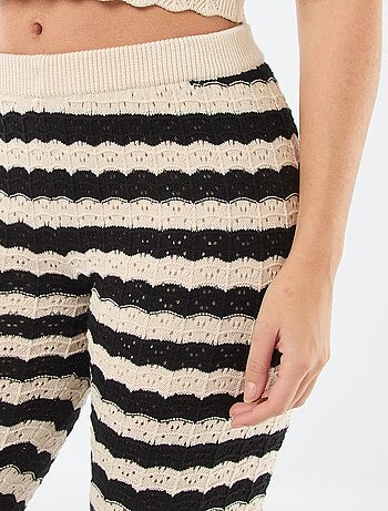 Calças de crochê flare