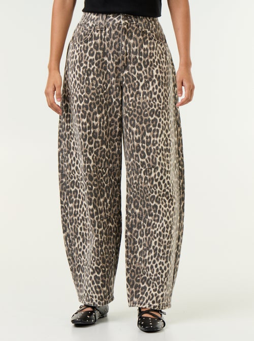 Calças de ganga barrel com estampado de leopardo - Kiabi
