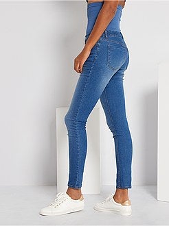 Calças de ganga 'barriga lisa' - Kiabi