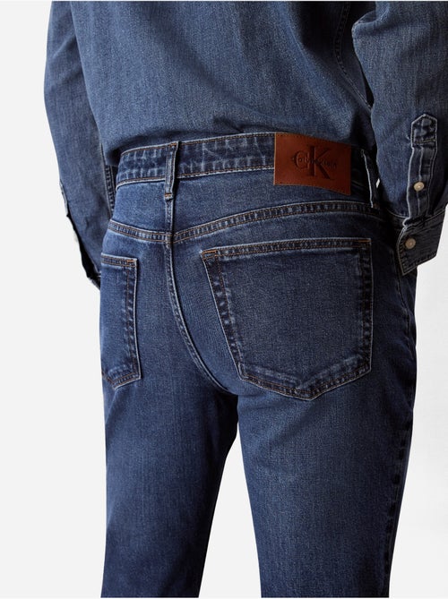 Calças de ganga com botão - calvin klein - Kiabi Calças de ganga com botão - calvin klein - Kiabi
