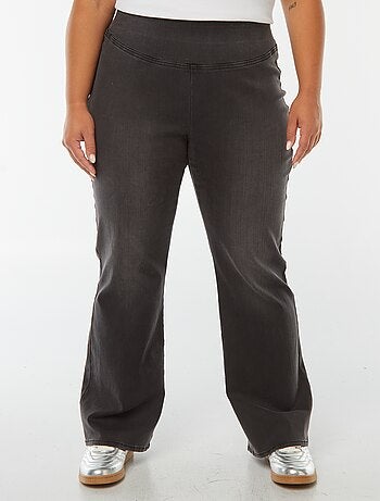 Calças de ganga com cintura standard 'Carmakoma' corte flare/bootcut