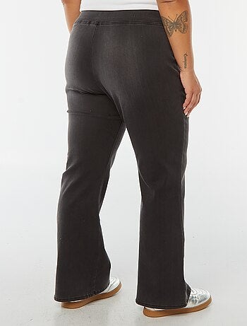 Calças de ganga com cintura standard 'Carmakoma' corte flare/bootcut