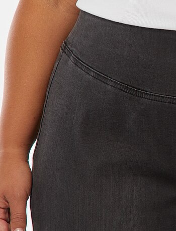 Calças de ganga com cintura standard 'Carmakoma' corte flare/bootcut