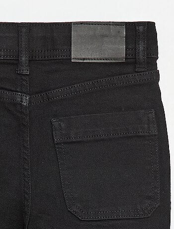 Calças de ganga corte flare/bootcut com bolsos de chapa