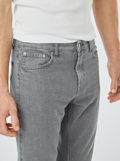 Calças de ganga de corte direito com 5 bolsos - L30 - Kiabi Calças de ganga de corte direito com 5 bolsos - L30 - Kiabi