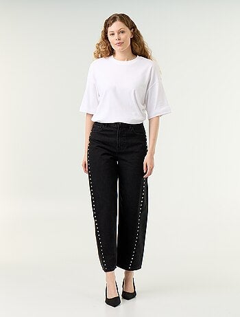 Calças de ganga de corte largo com tachas decorativas