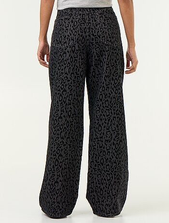 Calças de ganga largas com padrão leopardo