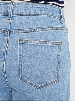 Calças de ganga mom com cintura muito subida - Kiabi