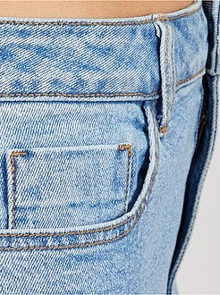 Calças de ganga mom com cintura muito subida - Kiabi