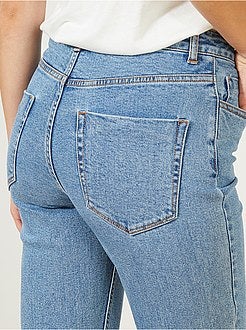 Calças de ganga mom com cintura muito subida - Kiabi