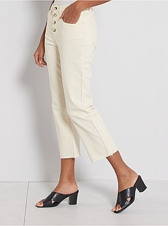 Calças de ganga regular cortadas a cru - Kiabi