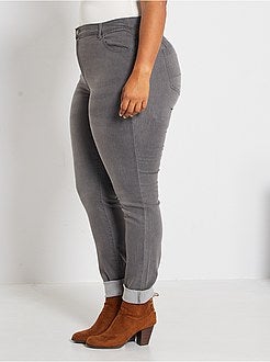 Calças de ganga skinny com 5 bolsos efeito push-up L32 - Kiabi