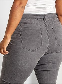 Calças de ganga skinny com 5 bolsos efeito push-up L32 - Kiabi