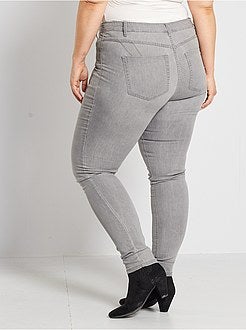 Calças de ganga skinny com 5 bolsos efeito push-up L32 - Kiabi