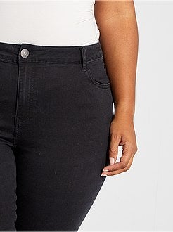 Calças de ganga skinny com 5 bolsos efeito push-up L32 - Kiabi