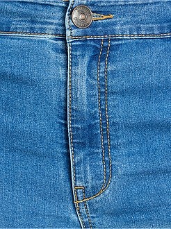 Calças de ganga skinny com 5 bolsos efeito push-up L32 - Kiabi