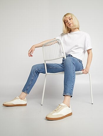 Calças de ganga skinny de cintura subida com abrasões