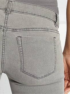 Calças de ganga slim fit de grávida concebidas ecologicamente - Kiabi