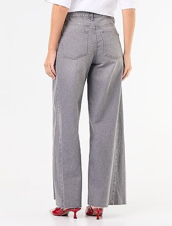 Calças de ganga wide leg com bainha desfiada