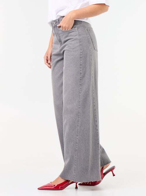 Calças de ganga wide leg com bainha desfiada - Kiabi