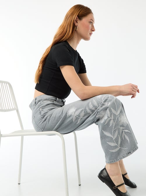 Calças de ganga wide leg com bordados - Kiabi