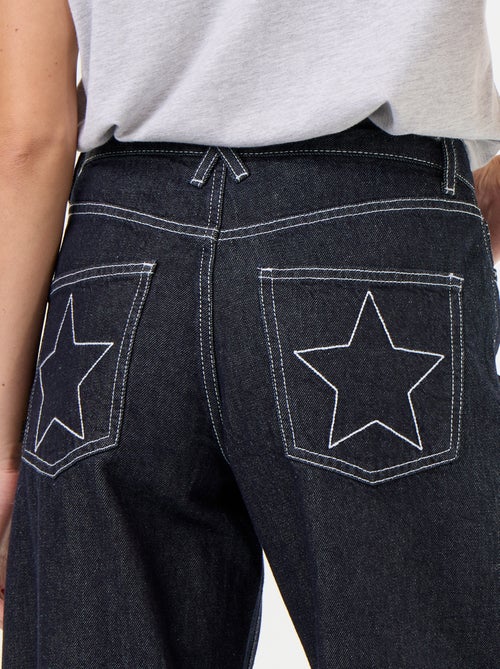 Calças de ganga wide leg com estrelas bordadas nos bolsos traseiros - Kiabi