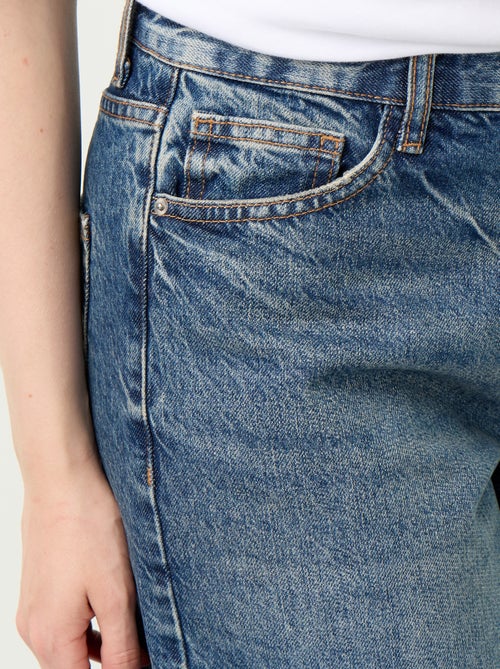 Calças de ganga wide leg com estrelas bordadas nos bolsos traseiros - Kiabi