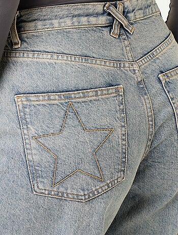 Calças de ganga wide leg com estrelas bordadas nos bolsos traseiros