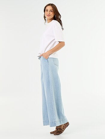 Calças de ganga wide leg com recortes nos bolsos