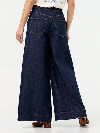 Calças de ganga wide leg com recortes nos bolsos