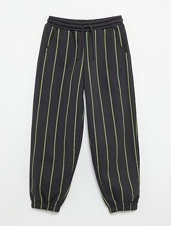 Calças de jogging às riscas