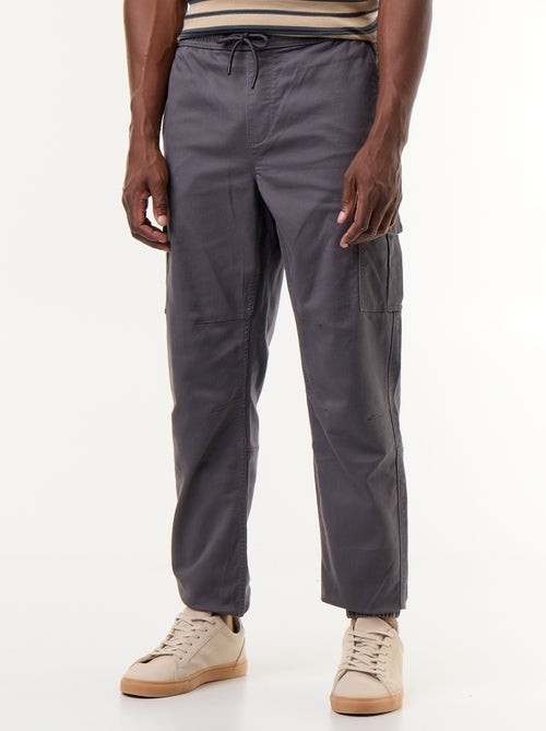 Calças de jogging com vários bolsos - Kiabi Calças de jogging com vários bolsos - Kiabi